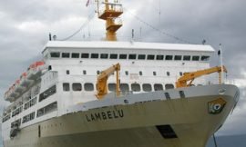 KM Lambelu Dikarantina di Pelabuhan Makassar