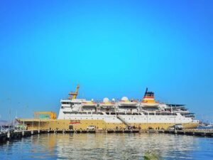 Tiket Kapal Makassar  – Labuan Bajo — KM Tilongkabila