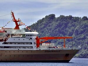 Tiket Kapal Jayapura – Ambon — KM Dobonsolo