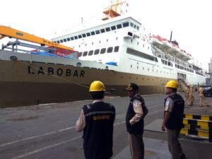Tiket Kapal Bitung – Surabaya — KM Labobar