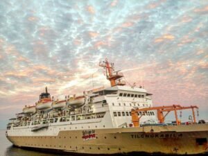 Tiket Kapal Bitung – Makassar — KM Tilongkabila
