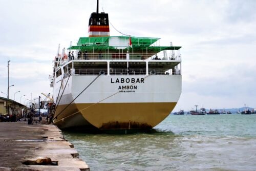 jadwal tiket kapal laut pelni km labobar surabaya jayapura
