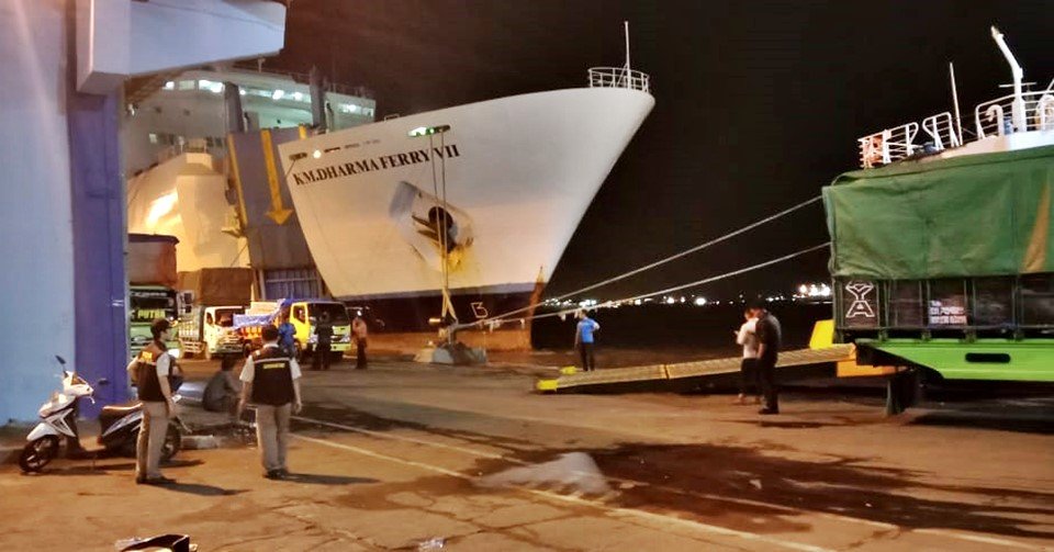 km dharma ferry vii - jadwal kapal laut balikpapan surabaya