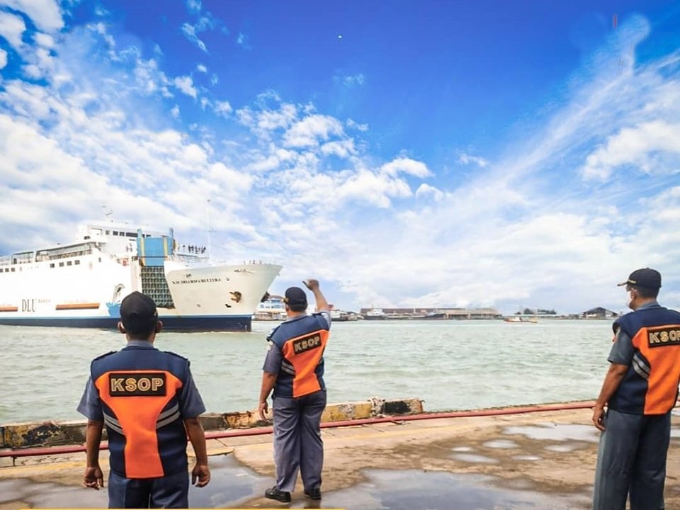 km dharma rucitra ix - jadwal kapal laut semarang 2021