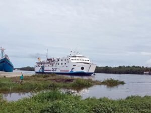 km dharma ferry ii - jadwal dan tiket kapal laut ketapang semarang 2022